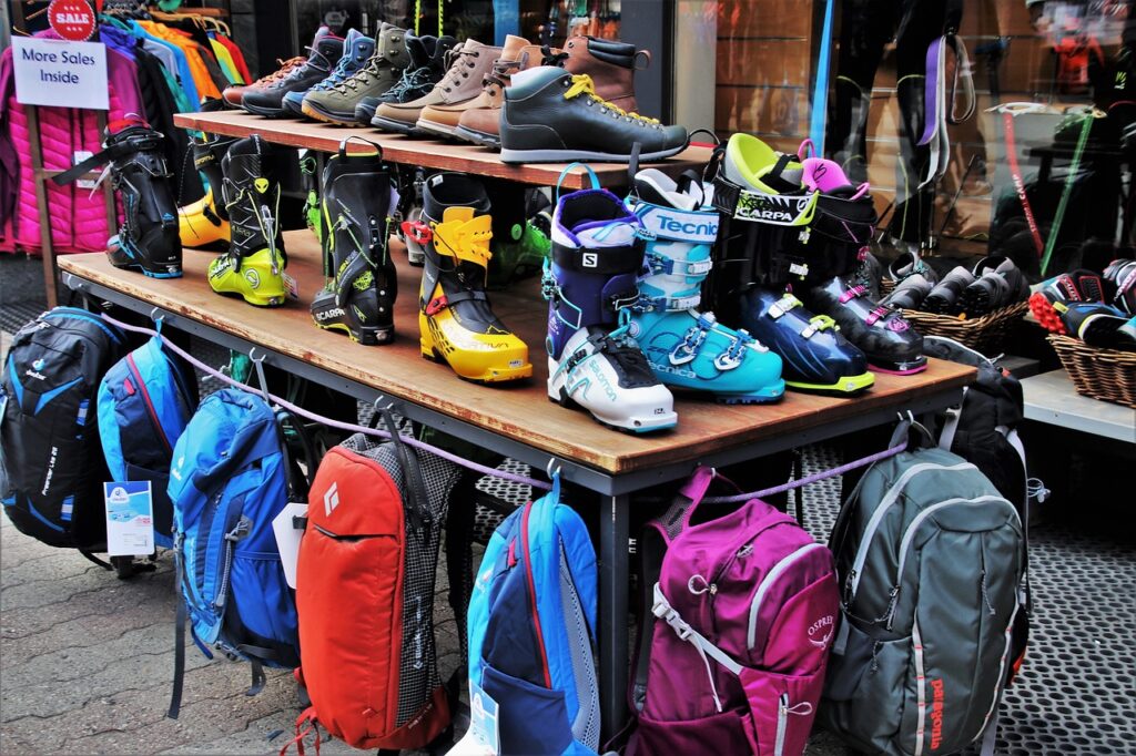 shoes, ski, accessories-3316260.jpg